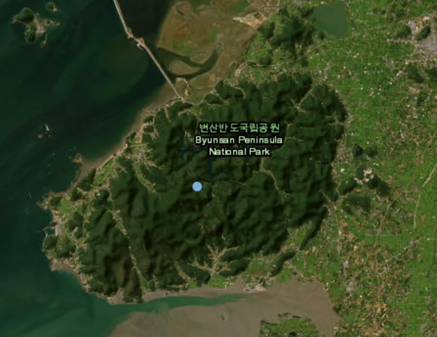 North Korea fires 200 artillery shells off of its western Coast