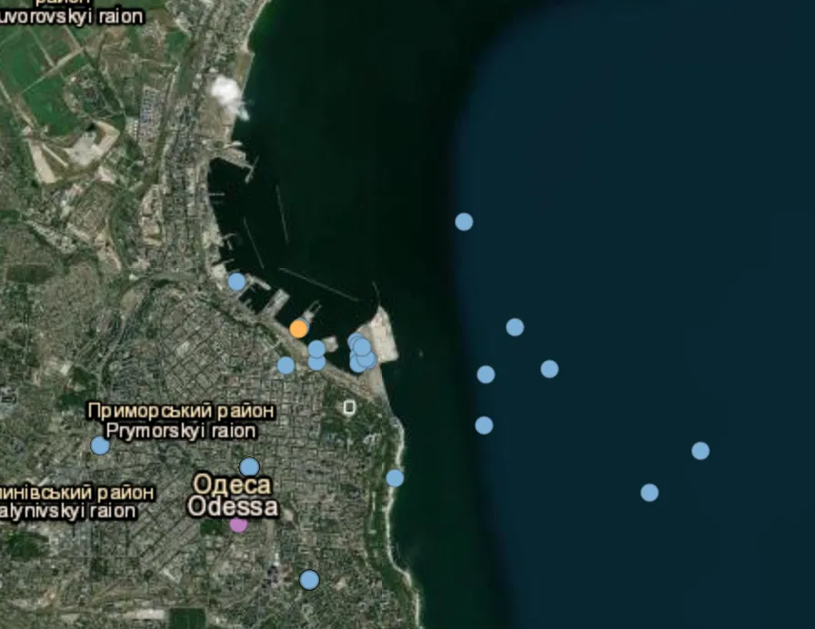 Missile strike hits Pivdennyi port